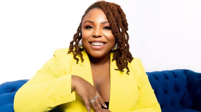 How Cinneah El Amin Balanced Entrepreneurship and a 9-to-5